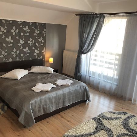 Hotel Boutique Garden Resort By Brancoveanu Moieciu de Jos Luaran gambar