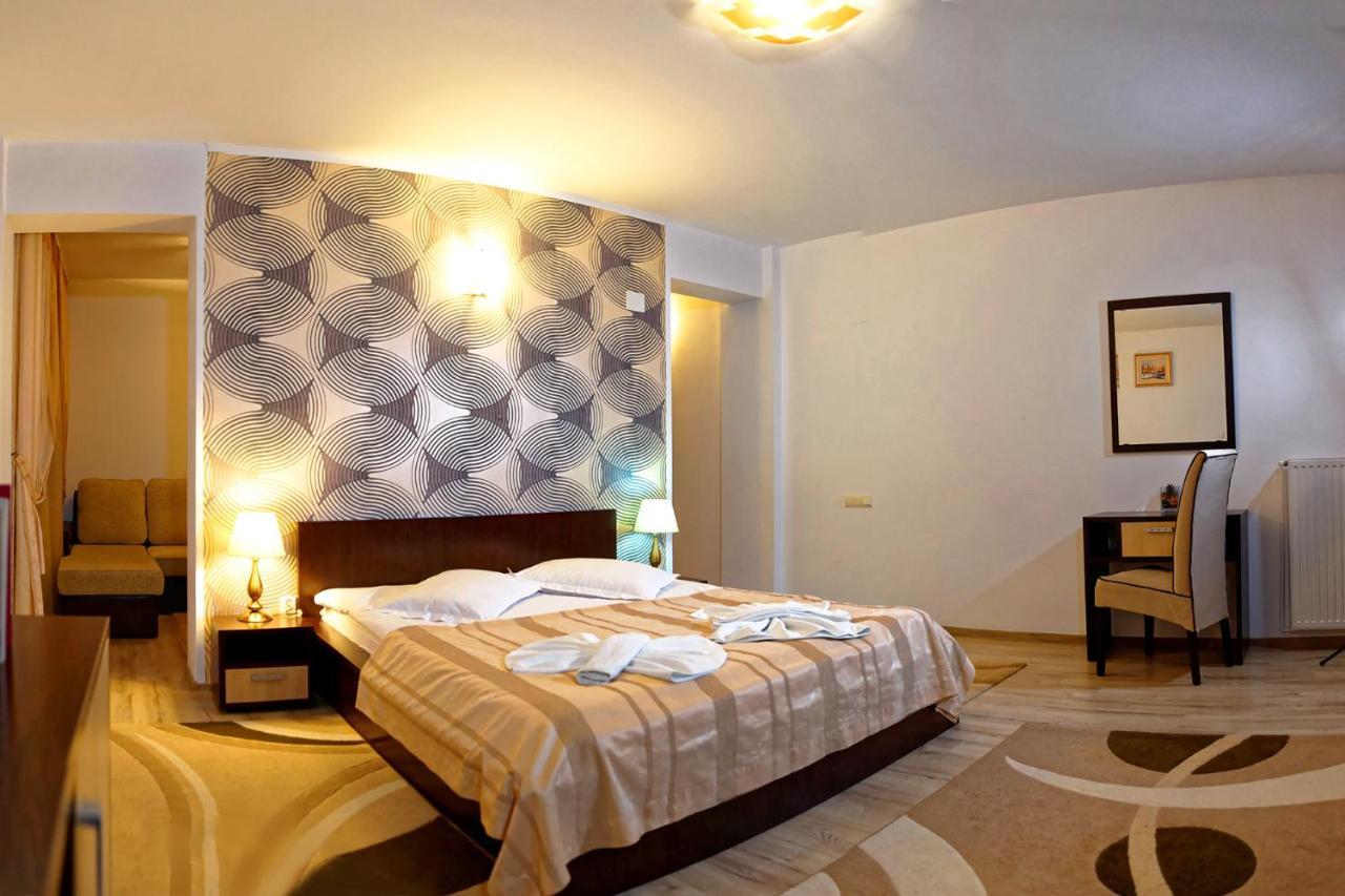 Hotel Boutique Garden Resort By Brancoveanu Moieciu de Jos Luaran gambar