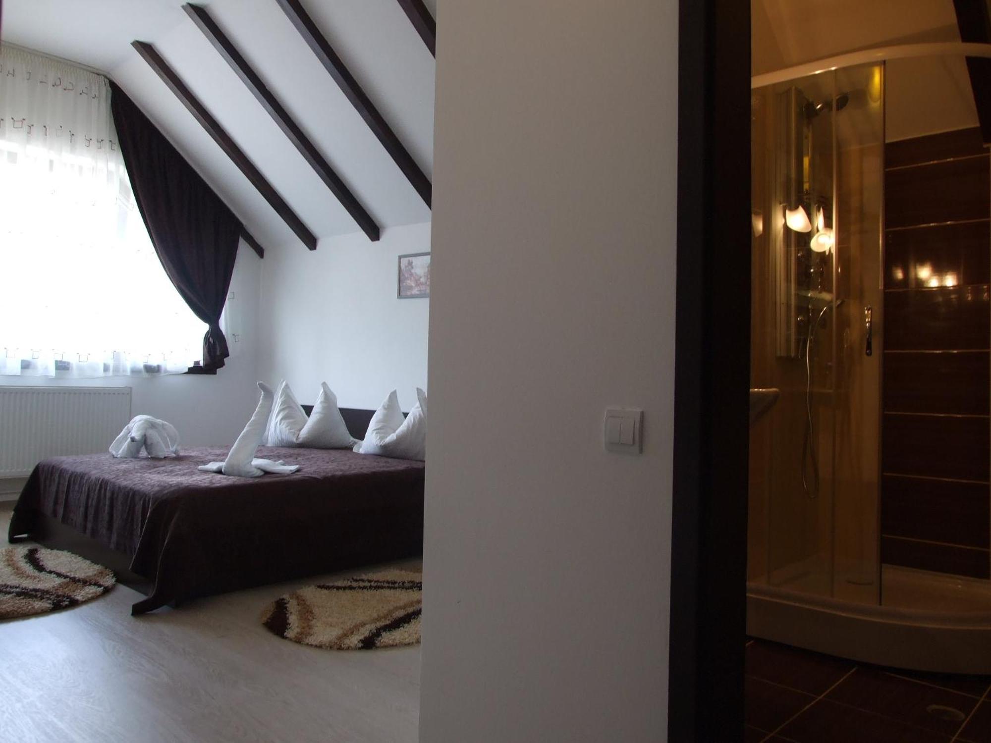 Hotel Boutique Garden Resort By Brancoveanu Moieciu de Jos Luaran gambar