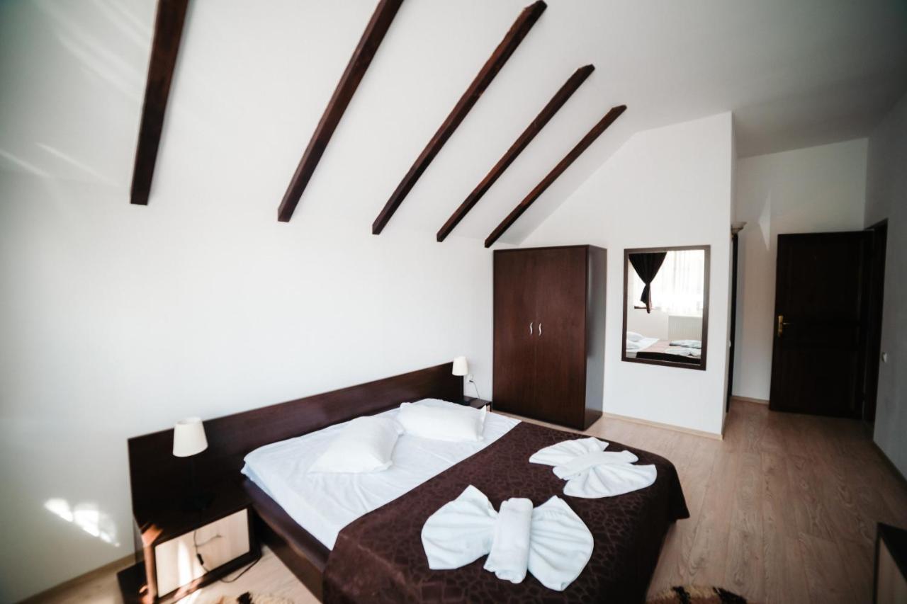 Hotel Boutique Garden Resort By Brancoveanu Moieciu de Jos Luaran gambar