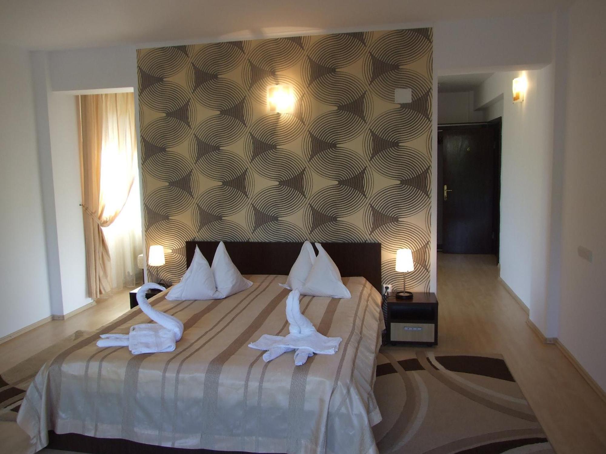 Hotel Boutique Garden Resort By Brancoveanu Moieciu de Jos Luaran gambar